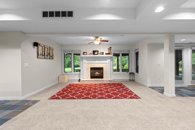 2250 Hawthorne Drive, Utica, MI 48316