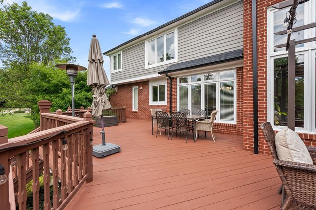 2250 Hawthorne Drive, Utica, MI 48316