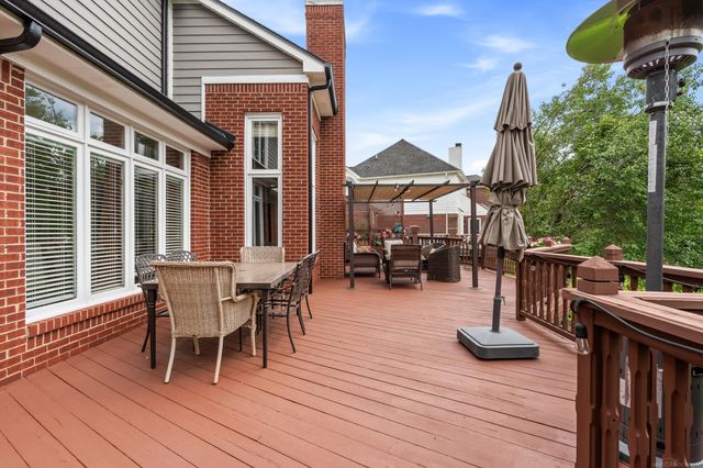 2250 Hawthorne Drive, Utica, MI 48316