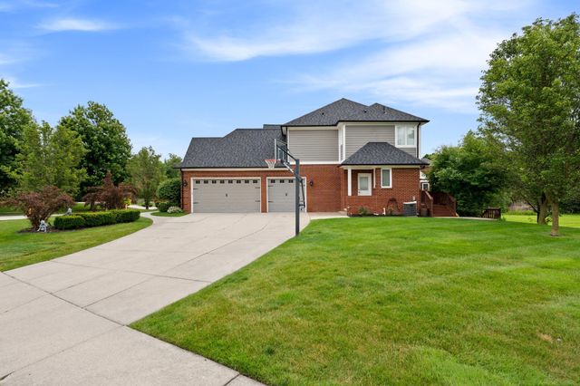 2250 Hawthorne Drive, Utica, MI 48316