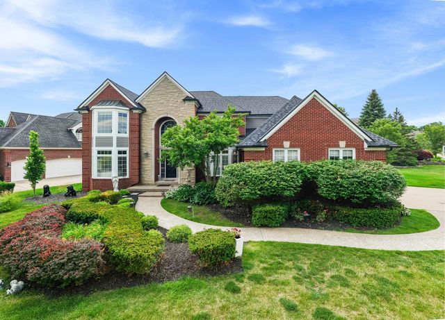 2250 Hawthorne Drive, Utica, MI 48316