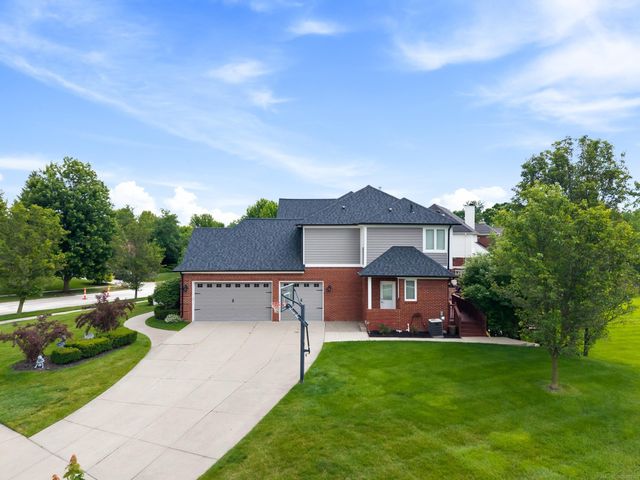 2250 Hawthorne Drive, Utica, MI 48316