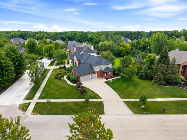 2250 Hawthorne Drive, Utica, MI 48316