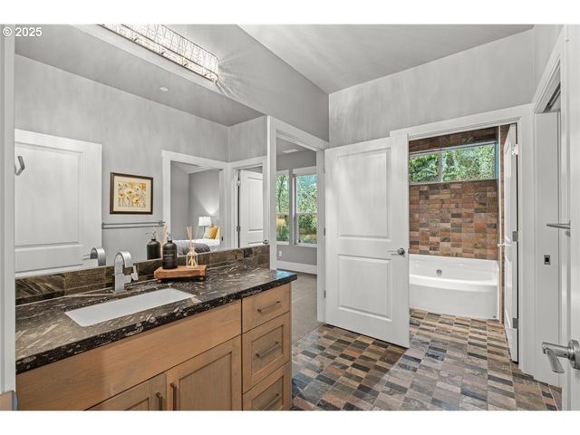 2193 Ne 3RD Ave, Camas, WA 98607