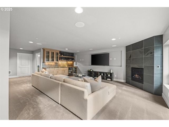 2193 Ne 3RD Ave, Camas, WA 98607
