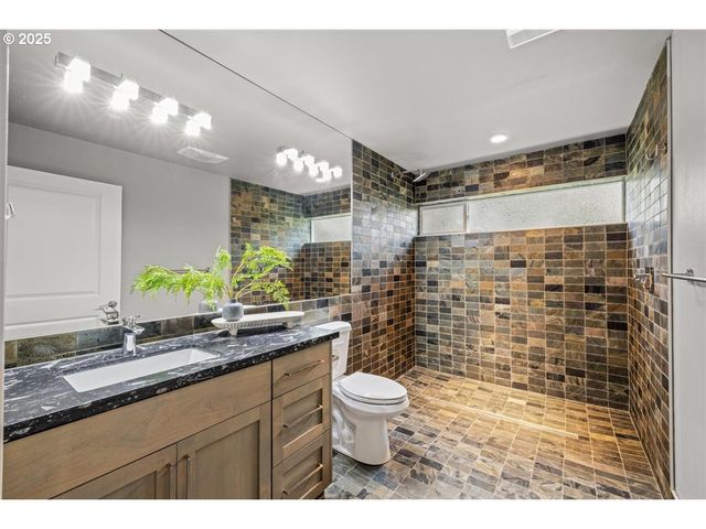 2193 Ne 3RD Ave, Camas, WA 98607