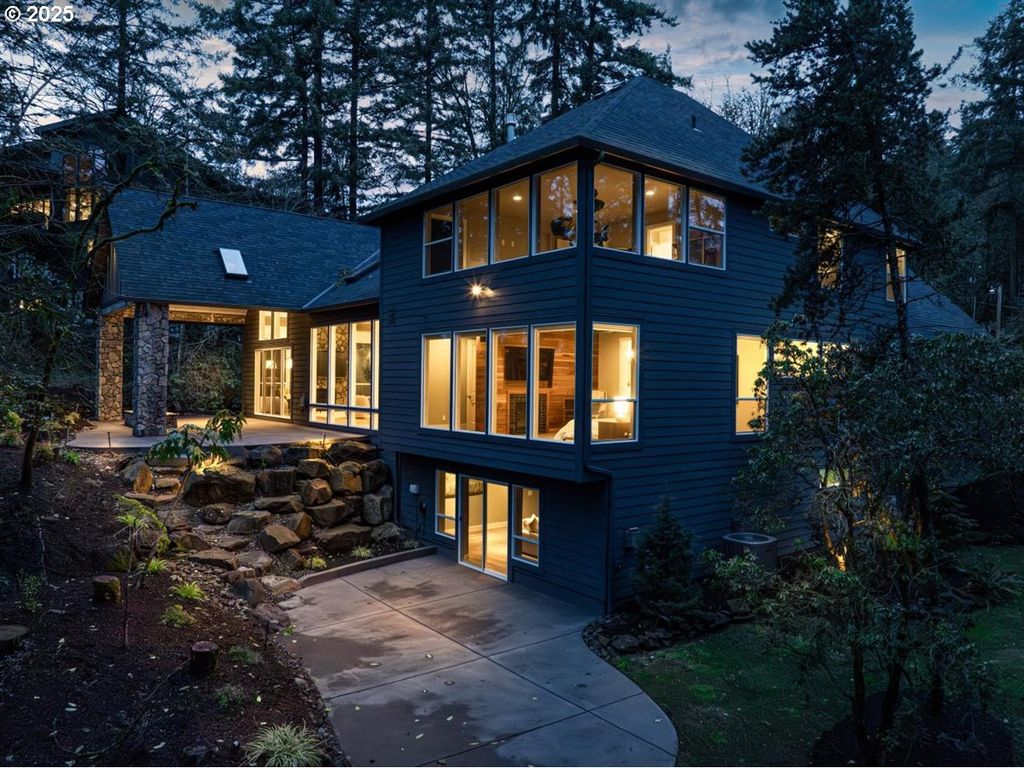 2193 Ne 3RD Ave, Camas, WA 98607