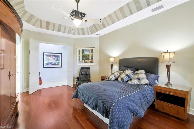 910 Villa Florenza DR, Naples, FL 34119