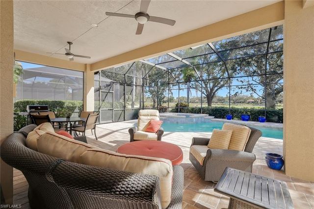 910 Villa Florenza DR, Naples, FL 34119