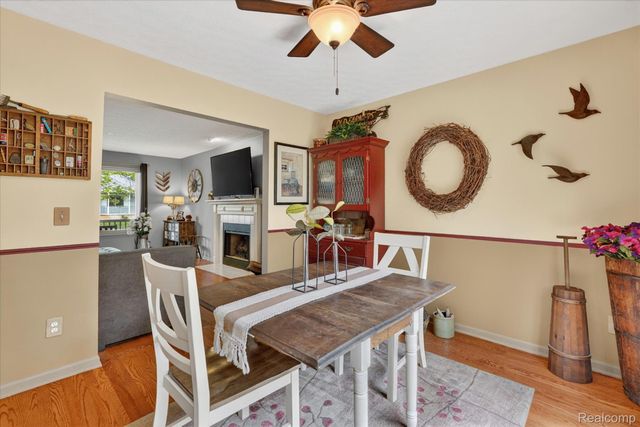 764 Town Trail, Pinckney Village, MI 48169