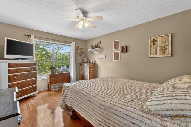 764 Town Trail, Pinckney Village, MI 48169