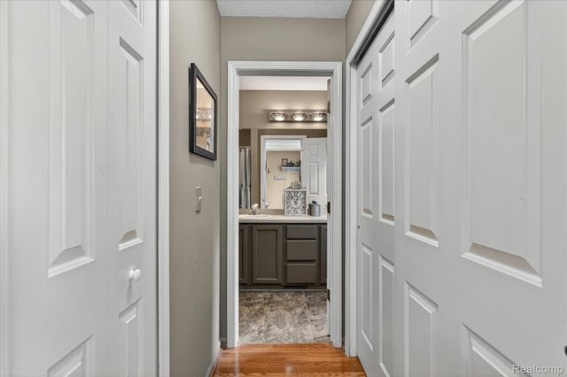 764 Town Trail, Pinckney Village, MI 48169