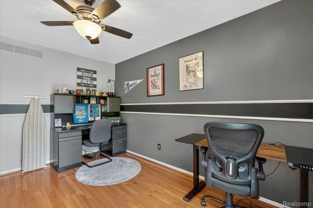764 Town Trail, Pinckney Village, MI 48169