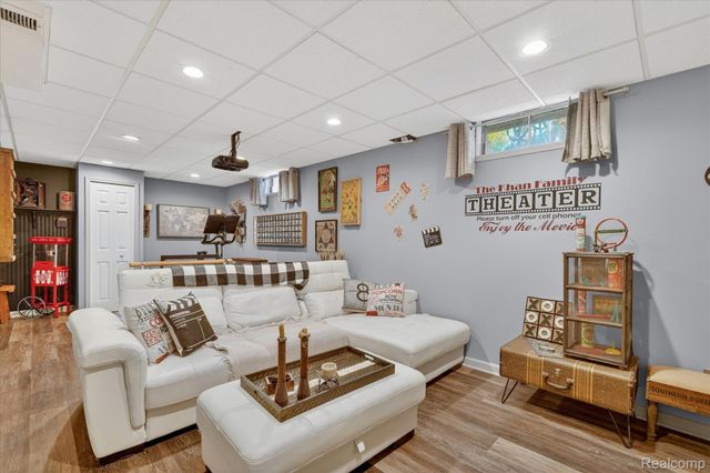764 Town Trail, Pinckney Village, MI 48169