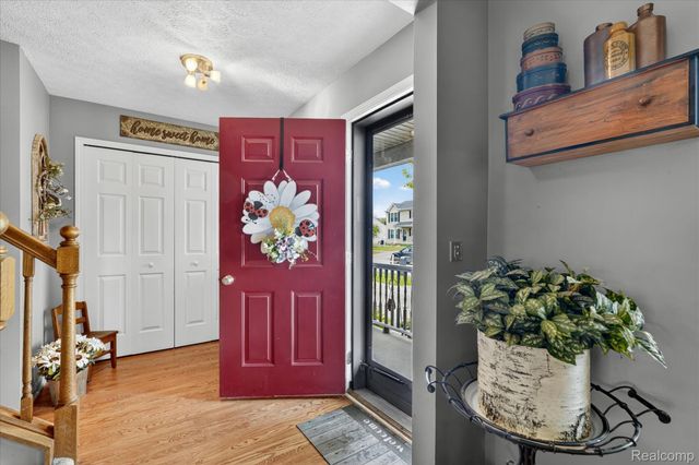 764 Town Trail, Pinckney Village, MI 48169