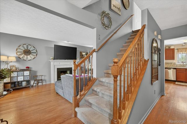 764 Town Trail, Pinckney Village, MI 48169