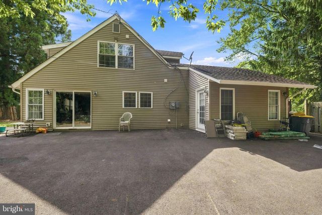 16201 POND MEADOW LN, Bowie, MD 20716