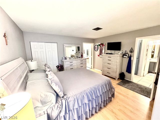 1600 North Torrey Pines Drive 101, Las Vegas, NV 89108