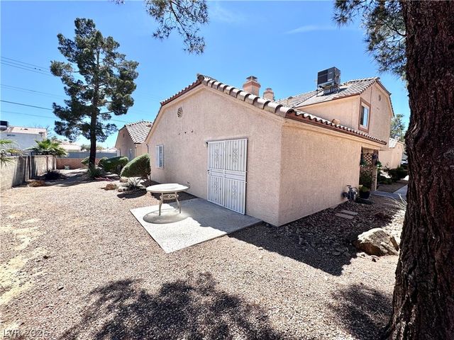 1600 North Torrey Pines Drive 101, Las Vegas, NV 89108