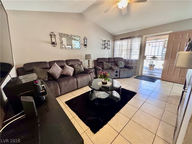 1600 North Torrey Pines Drive 101, Las Vegas, NV 89108
