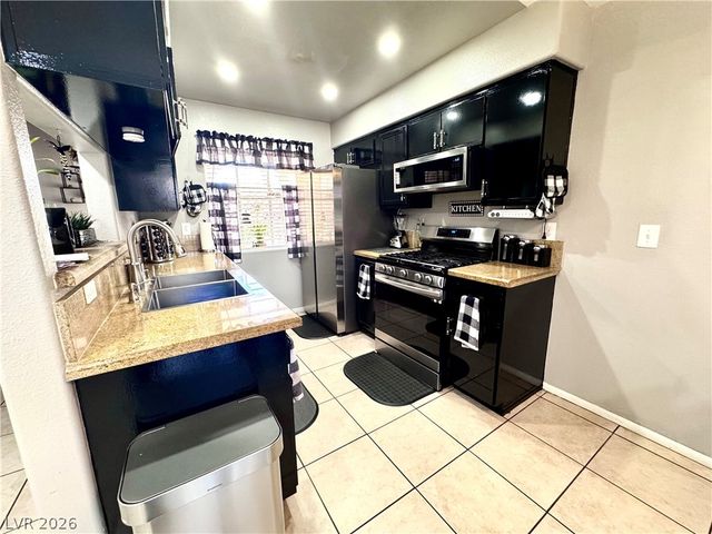 1600 North Torrey Pines Drive 101, Las Vegas, NV 89108