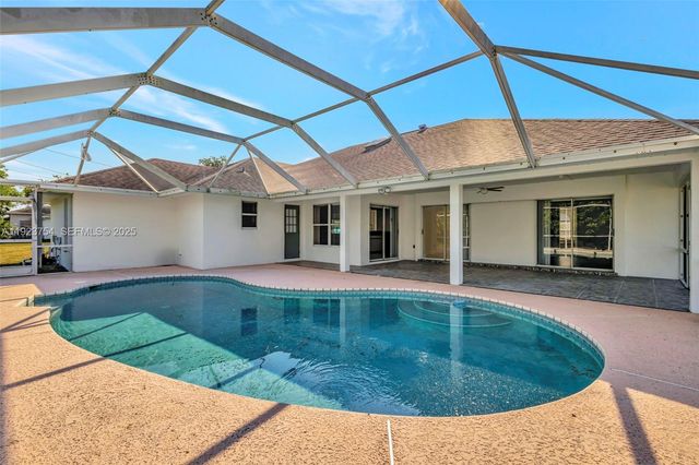 1321 SE Airoso Blvd, Port St. Lucie, FL 34983