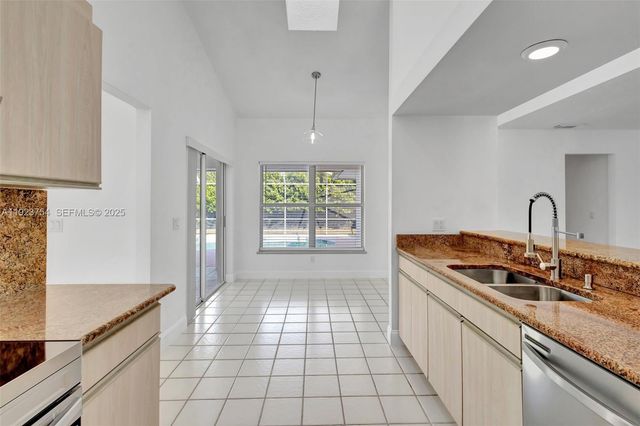 1321 SE Airoso Blvd, Port St. Lucie, FL 34983