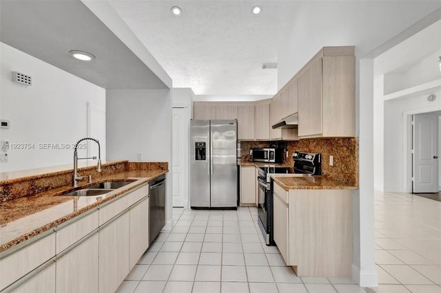 1321 SE Airoso Blvd, Port St. Lucie, FL 34983