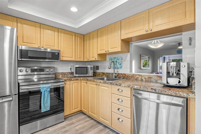 946 VIRGINIA STREET 207, Dunedin, FL 34698