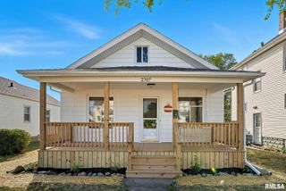 2707 JACKSON Avenue, Davenport, IA 52802