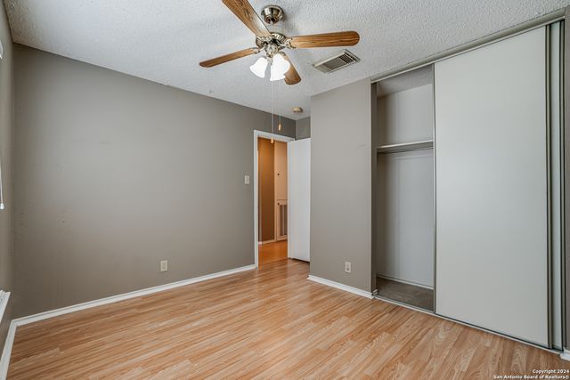 5030 Kenton Royalle, San Antonio, TX 78240