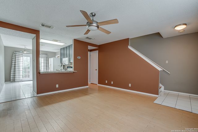 5030 Kenton Royalle, San Antonio, TX 78240