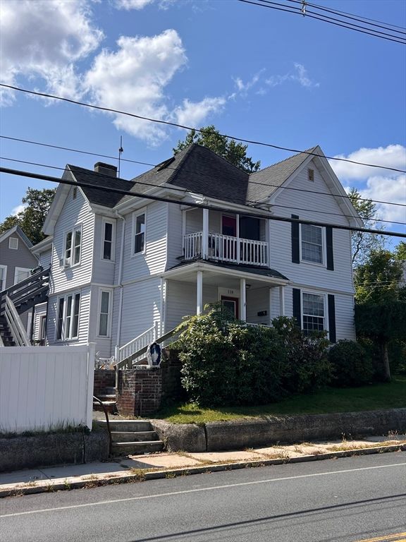 118 Temple St, Whitman, MA 02382