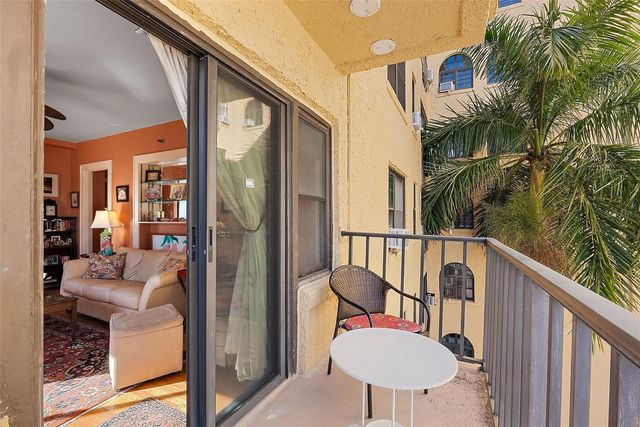 130 4TH AVENUE N 414, St Petersburg, FL 33701