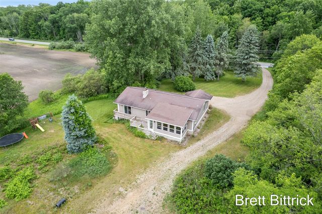 2810 20 Mile Road, Kent City, MI 49330