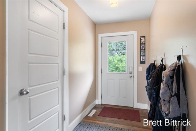 2810 20 Mile Road, Kent City, MI 49330