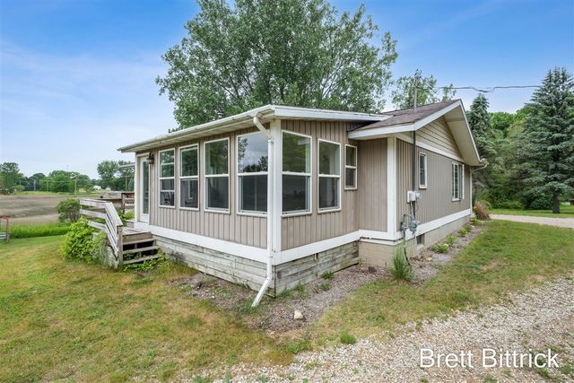 2810 20 Mile Road, Kent City, MI 49330