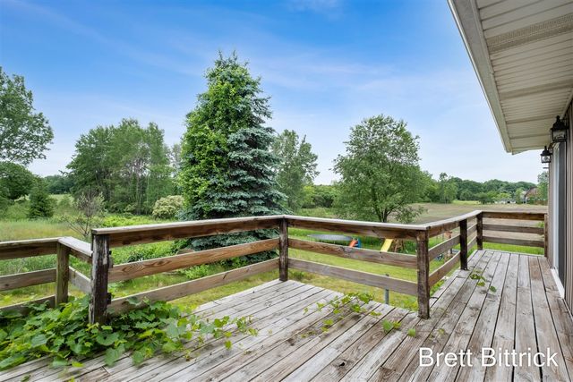 2810 20 Mile Road, Kent City, MI 49330