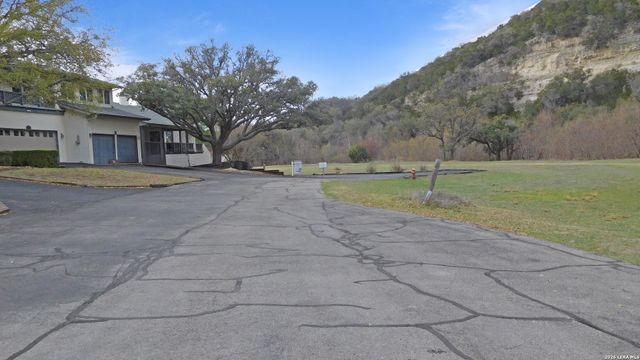 611 Cliffdwellers Path, Boerne, TX 78006