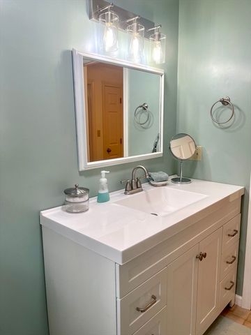 51 Benjamin Landing Ln 51, Franklin, MA 02038
