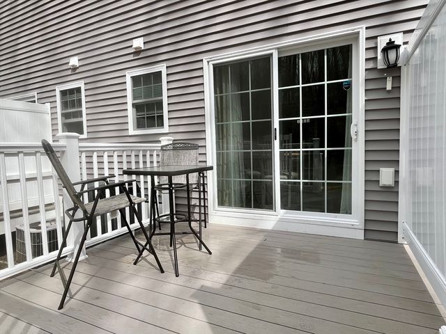 51 Benjamin Landing Ln 51, Franklin, MA 02038