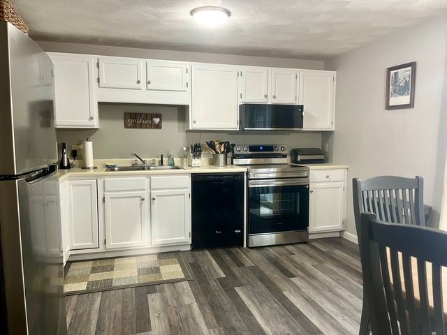 51 Benjamin Landing Ln 51, Franklin, MA 02038
