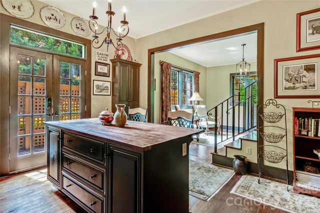 75 Charles Street, Saluda, NC 28773