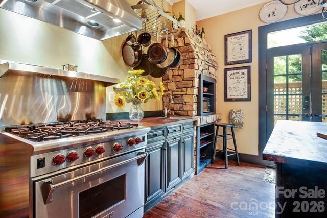 75 Charles Street, Saluda, NC 28773
