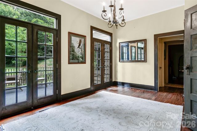 75 Charles Street, Saluda, NC 28773