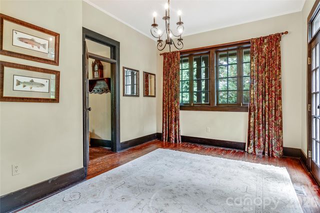 75 Charles Street, Saluda, NC 28773