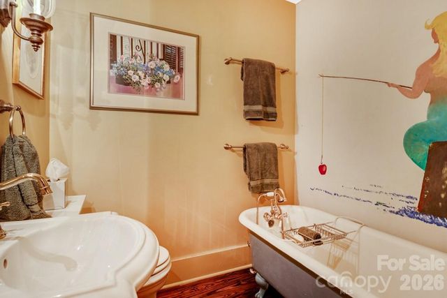 75 Charles Street, Saluda, NC 28773