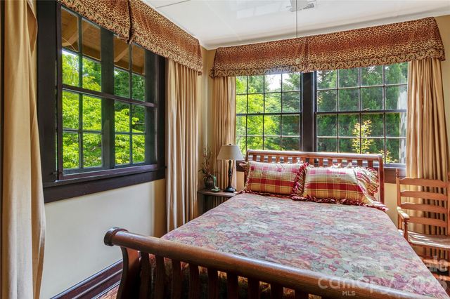 75 Charles Street, Saluda, NC 28773