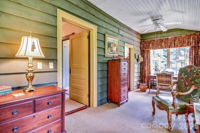 75 Charles Street, Saluda, NC 28773