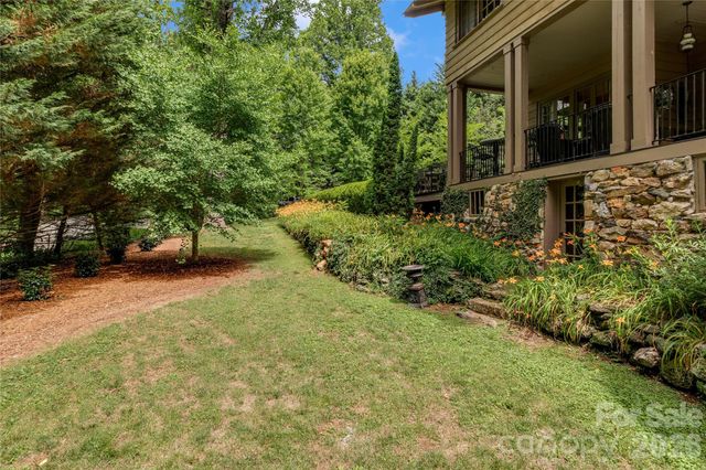 75 Charles Street, Saluda, NC 28773